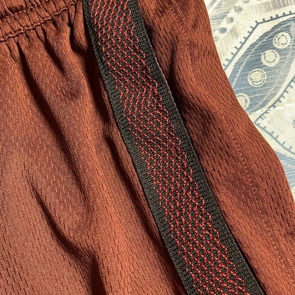 NWT Women’s Nike fly shorts - Picture 3 of 6